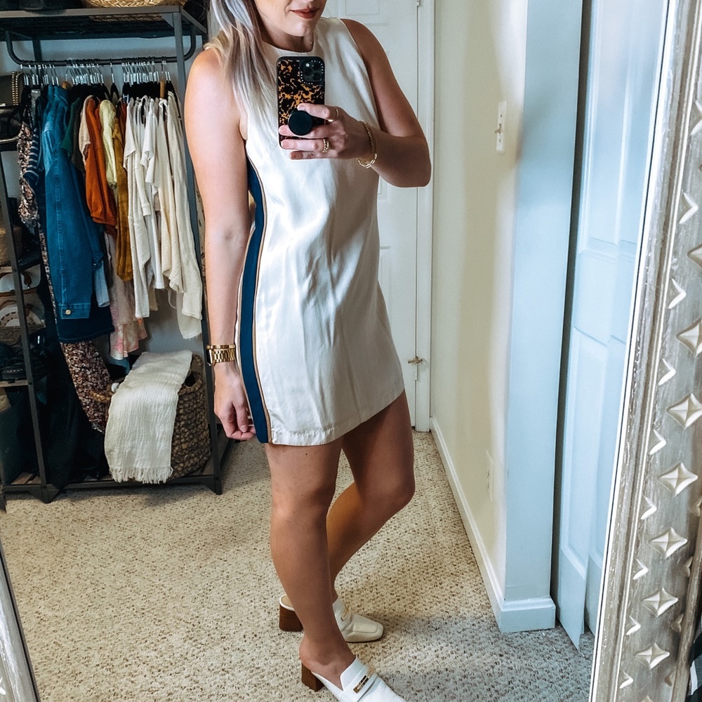Forever 21 🔆 Shift Dress with Side Racer Stripes